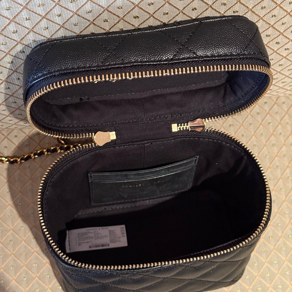 Charles & Keith Black Quilt Bag - Picture 8 of 14